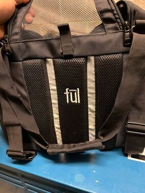 ful Black and Gray pet carrier